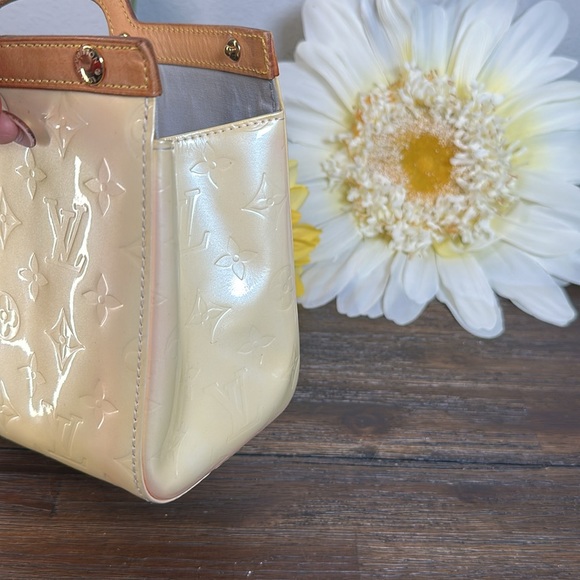 Louis Vuitton Vernis Roxbury Drive Handbag! - Picture 14 of 15